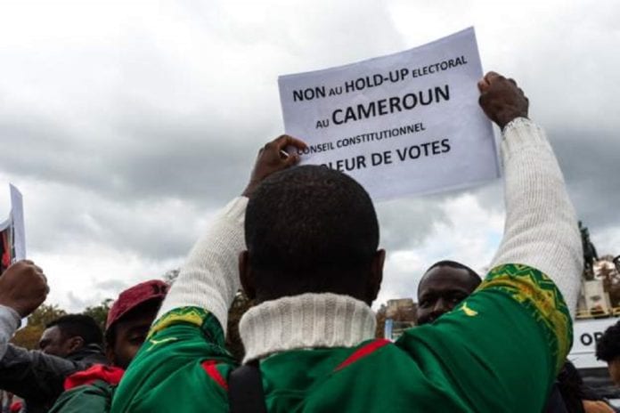 Les partisans de l’opposition dénoncent la réélection de Paul Biya